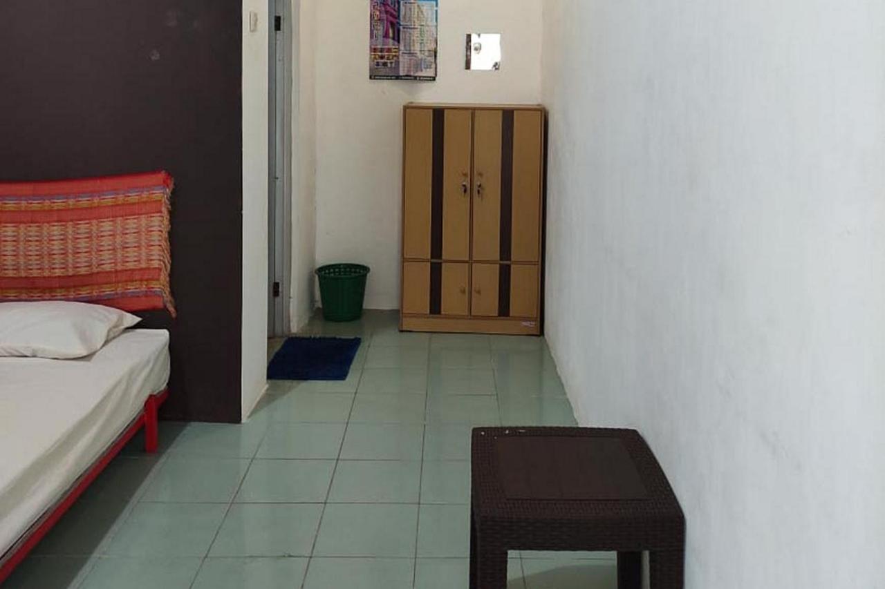 Losmen Yosi Carita Hotell Exteriör bild